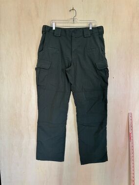 5.11 Tactical Men's Cargo Pants in Dark Green 36/32